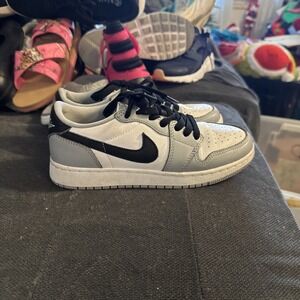 Nike Air Jordan 1 Low Lt 'SMOKE' Grey Black White Shadow GS Size 4 Youth